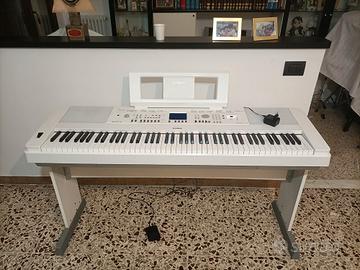 TASTIERA YAMAHA MODELLO  DGX-650 come nuova. 