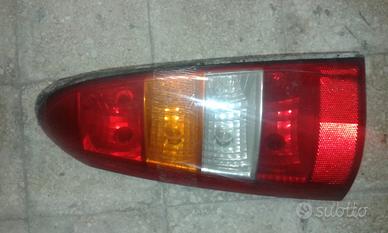 Faro posteriore sinistro opel astra g