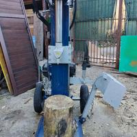 Spaccalegna a scoppio verticale