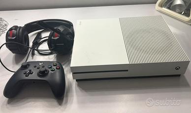Xbox One S + Controller PowerA + Cuffie