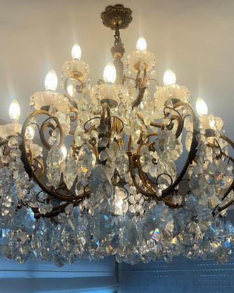 Lampadario neoclassico in gocce di cristallo