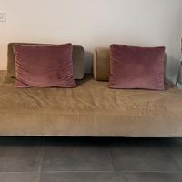 Divano con schienale modulare moderno