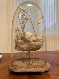 Bambinello Gesù in cera in campana di vetro