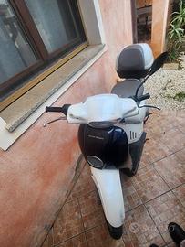 Aprilia Scarabeo 50 - 2011
