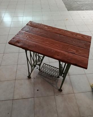tavolino legno e ferro battuto 