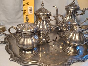 Servizio in Peltro 95%"CC" con
Vassoio Vintage