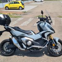 HONDA X-ADV 750  perfetta