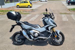 HONDA X-ADV 750  perfetta