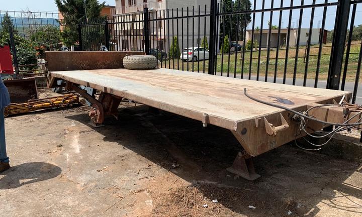 Carrellone porta cingoli