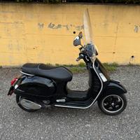 Piaggio Vespa GTS 300 Super 2018