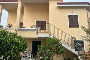 ? BARUMINI, VILLA INDIPENDENTE di 300 mq