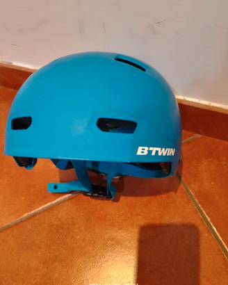 Caschetto protettivo per skate o pattinaggio
