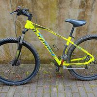 bicicletta taglia M con freni idraulici 