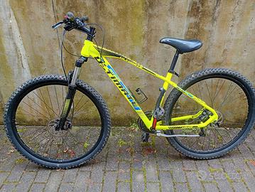 bicicletta taglia M con freni idraulici 