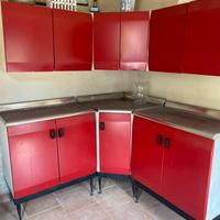 Mobile da cucina francese anni 60, metallo rosso