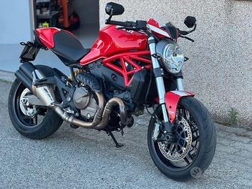 Ducati Monster 821 stripe
