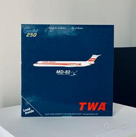 RARO - MD-82 TWA N915TW in SCALA 1:250 GEMINI JETS