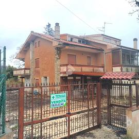 VILLA SINGOLA A NEMI