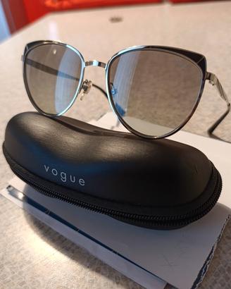 occhiali Vogue+ molta bigiotteria €35