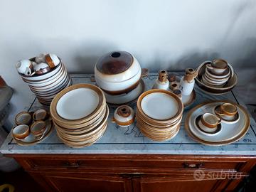 servizio completo di piatti