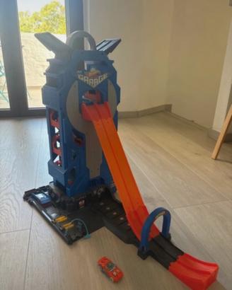 Mega Garage Hot Wheels con macchinina originale