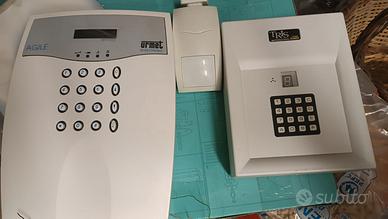 Centrale allarme URMET Agile +combinatore telefoni