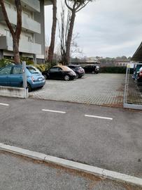 Posto auto esterno coperto riccione zona Porto