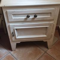 Comodino shabby 