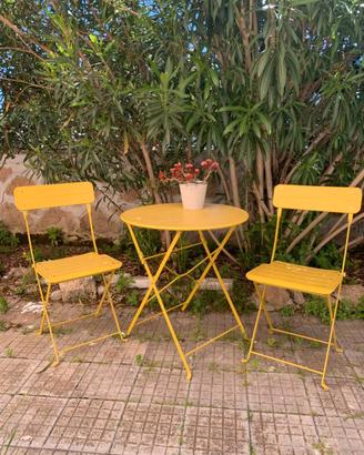 Tavolo da giardino IKEA con 2 sedie – giallo