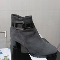stivaletto donna con tacco e suola di gomma 