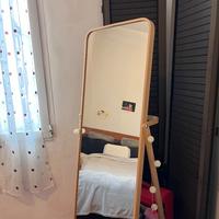 Specchio a figura intera con cornice in legno