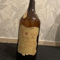 Bottiglia di vino vuota