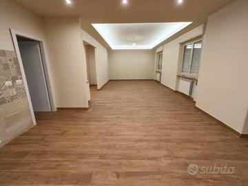 Appartamento di 180 m² con più di 5 locali e box a