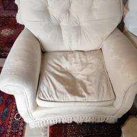 Divano 3 posti e 2 poltrone