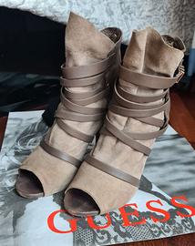 Tronchetti Spuntati GUESS in Pelle e Camoscio