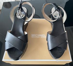 Sandali neri hot sale michael kors