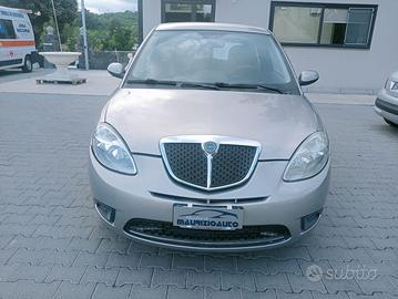 Lancia - Ypsilon 1.2 8v Platino.