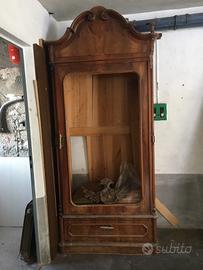 Armadio vecchio