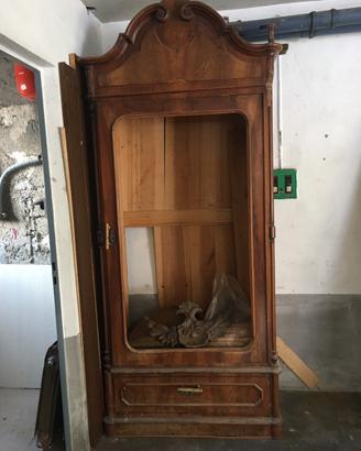 Armadio vecchio