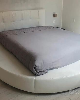 Letto in pelle rotondo con contenitore