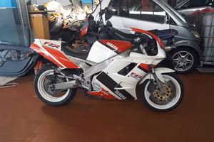 Yamaha fzr 1000 exup 1992 con 9000 km