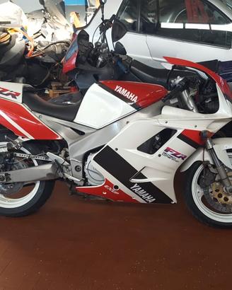 Yamaha fzr 1000 exup 1992 con 9000 km
