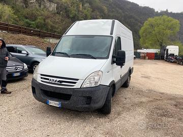 IVECO Daily 35S18 3.0 L1-H2 Coibentato