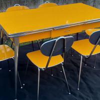 tavolo giallo formica vintage
