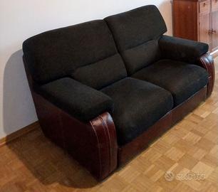 Divano in tessuto e pelle