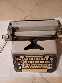 Macchina da scrivere 