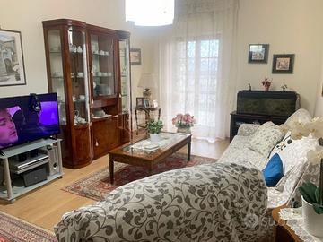 Attico con terrazzo panoramico in parco riservato