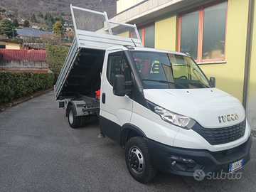 Daily con gru e cassone ribaltabile