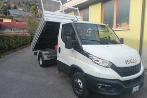 Daily con gru e cassone ribaltabile