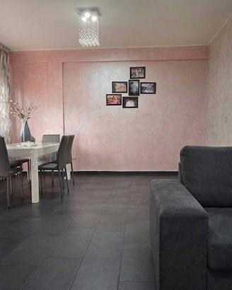 App.to ristrutturato con box  in zona residenziale